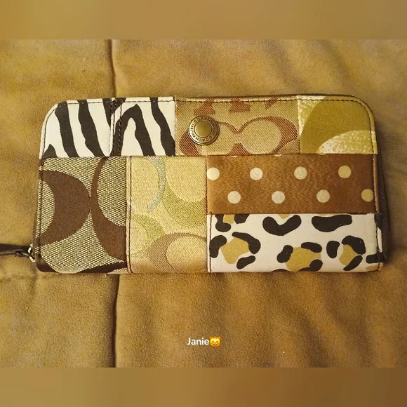 Coach RARE Vintage Khaki Patchwork Wallet NWT - Picture 1 of 13